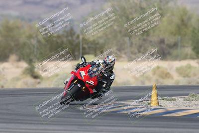 media/Oct-30-2025-Racers Edge (Thu) [[dabbdaf680]]/3-B Group/Session 5 (Turn 6)/